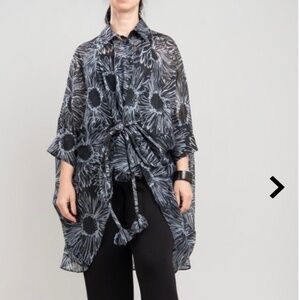 BIZE shirt nwt